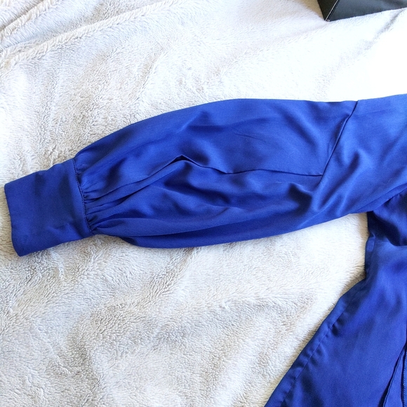 Blue neck tie button down blouse with balloon lantern sleeves - Picture 6 of 10